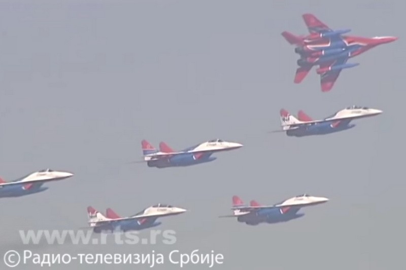 Avio-akrobatski tim vazduhoplovstva Rusije Striži učestvovao je na proslavi povodom obeležavanja oslobođenja Beograda u Drugom svetskom ratu.